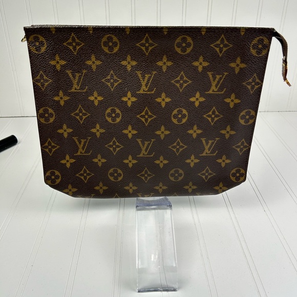 Louis Vuitton Monogram Toiletry Pouch Cosmetic Bag Clutch 26 - Picture 2 of 9